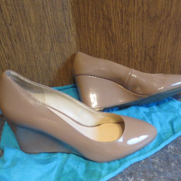 New Old Stock Nine West Jessa Wedge Pumps - Size 8.5M. - Picture 4 of 15